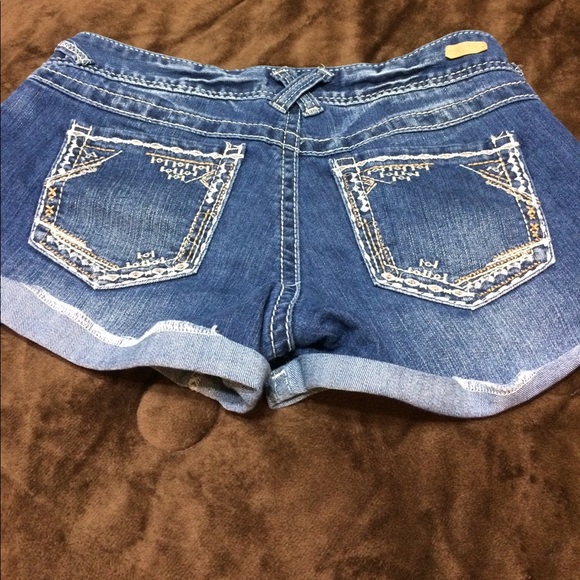 Red Camel Shorts - Picture 2 of 4